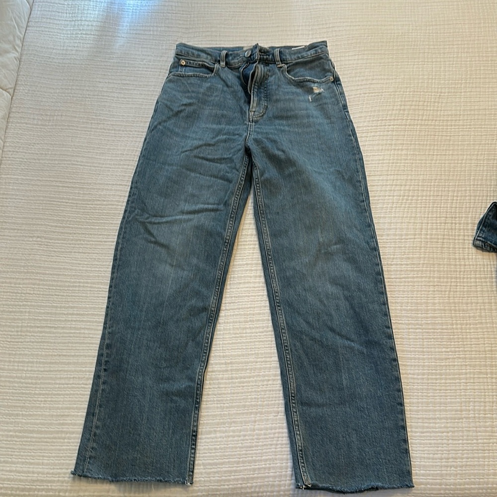 Everlane Way High Jean 28 Regular. Raw hem. Straight fit